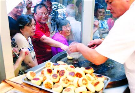 鲜肉月饼上市受热捧含油太高一次别多吃